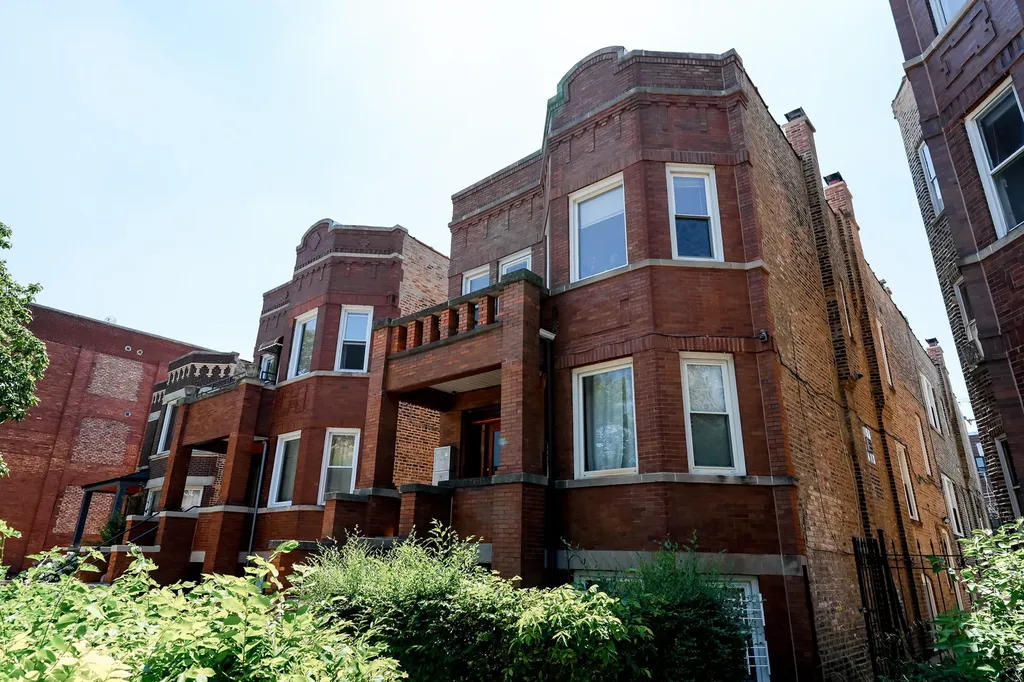 2219 West Rice Street Chicago IL 60622
