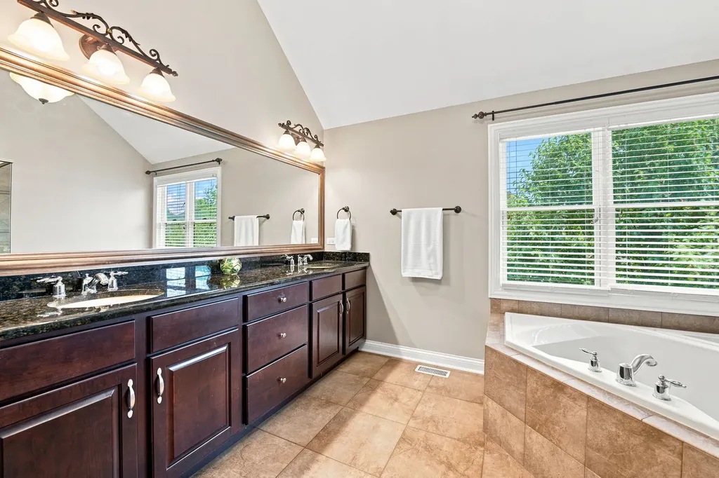 16418 South Mueller Circle Plainfield IL 60586