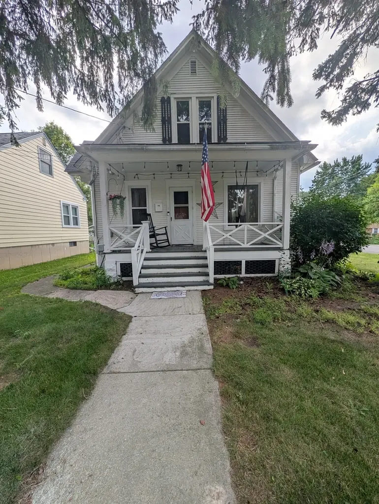 739 North 11th Street Dekalb IL 60115