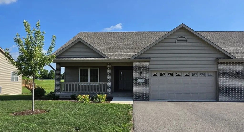 735 Yingling Drive Dixon IL 61021