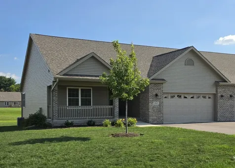 735 Yingling Drive Dixon IL 61021