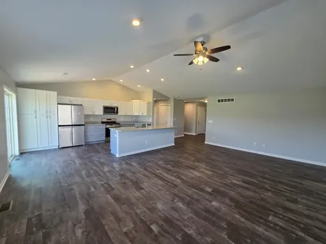 735 Yingling Drive Dixon IL 61021