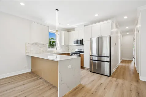 1351 West Balmoral Avenue Chicago IL 60640