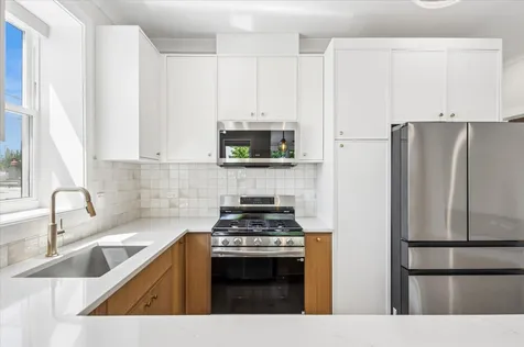 1351 West Balmoral Avenue Chicago IL 60640