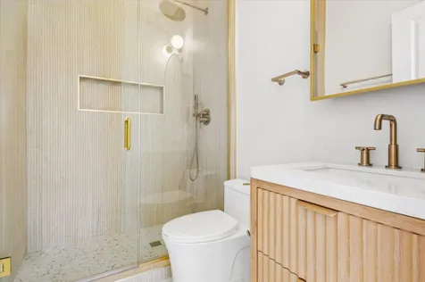 1351 West Balmoral Avenue Chicago IL 60640