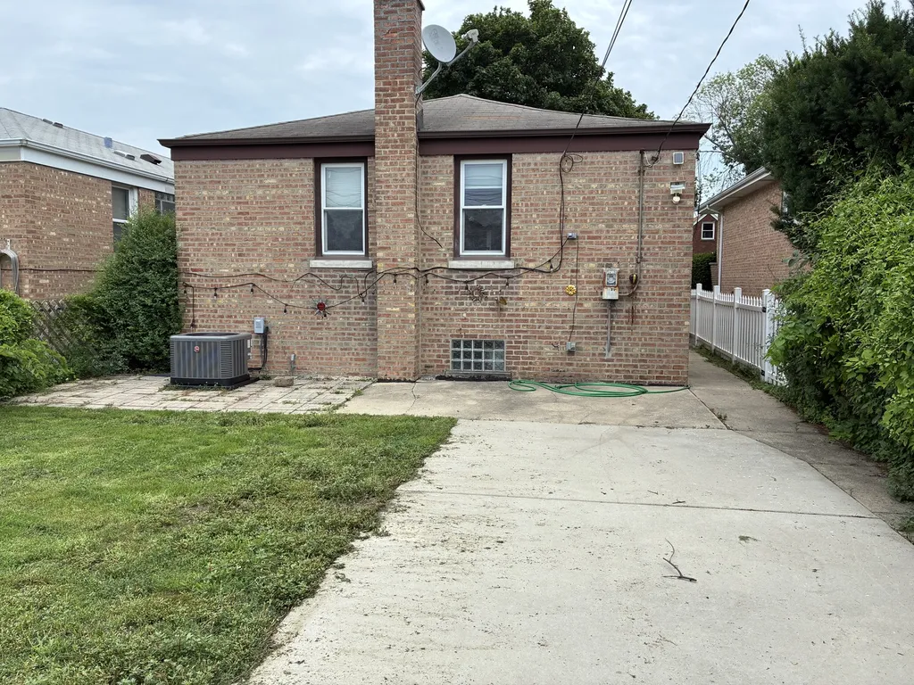 5144 South Natchez Avenue Chicago IL 60638