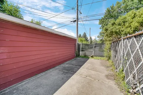 61 West 146th Street Riverdale IL 60827