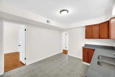 61 West 146th Street Riverdale IL 60827