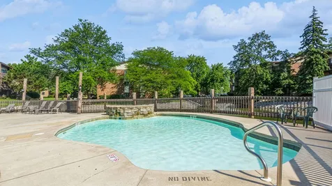 14003 James Drive Crestwood IL 60418