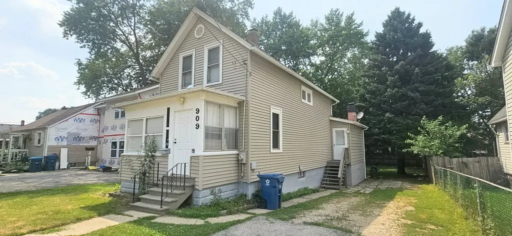 909 East Lake Street Aurora IL 60506