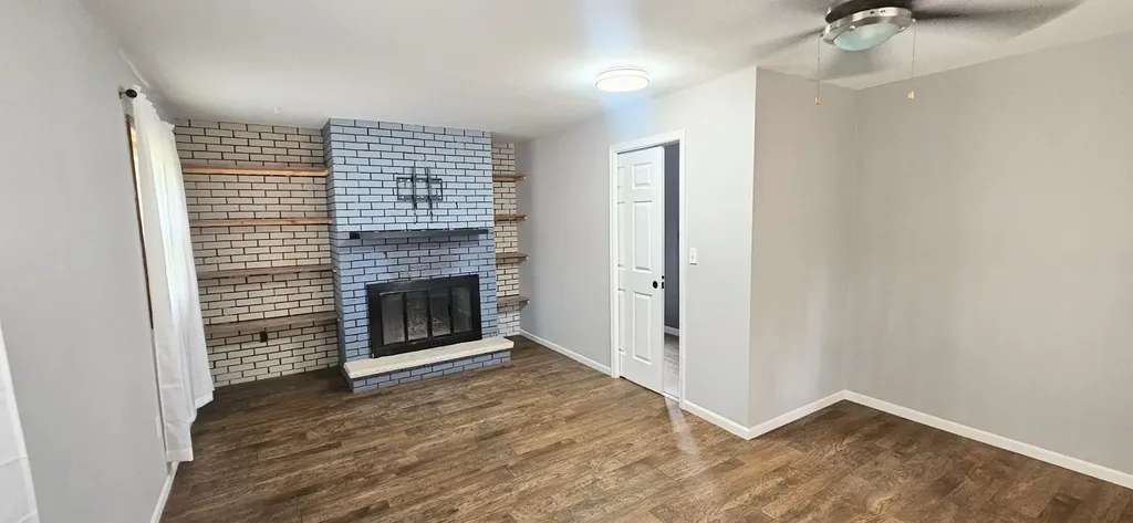 909 East Lake Street Aurora IL 60506
