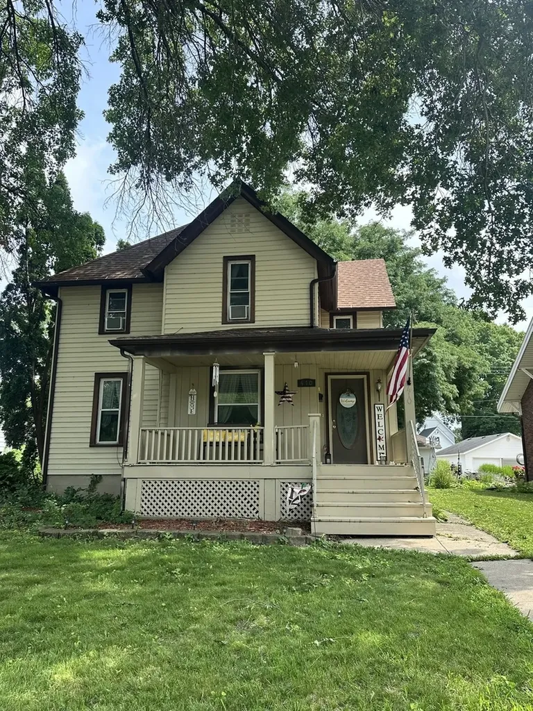 410 Broadway Avenue Sterling IL 61081