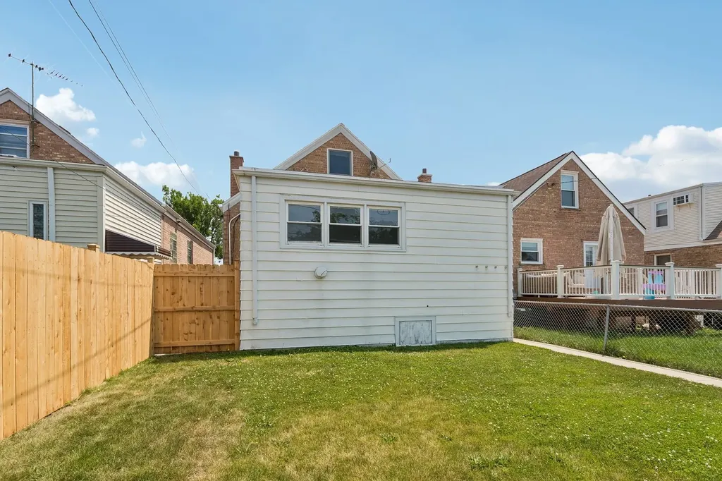 7540 North Octavia Avenue Chicago IL 60631
