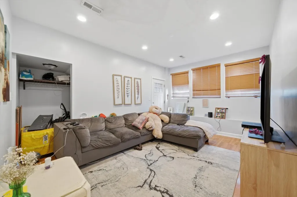 4101 West Potomac Avenue Chicago IL 60651