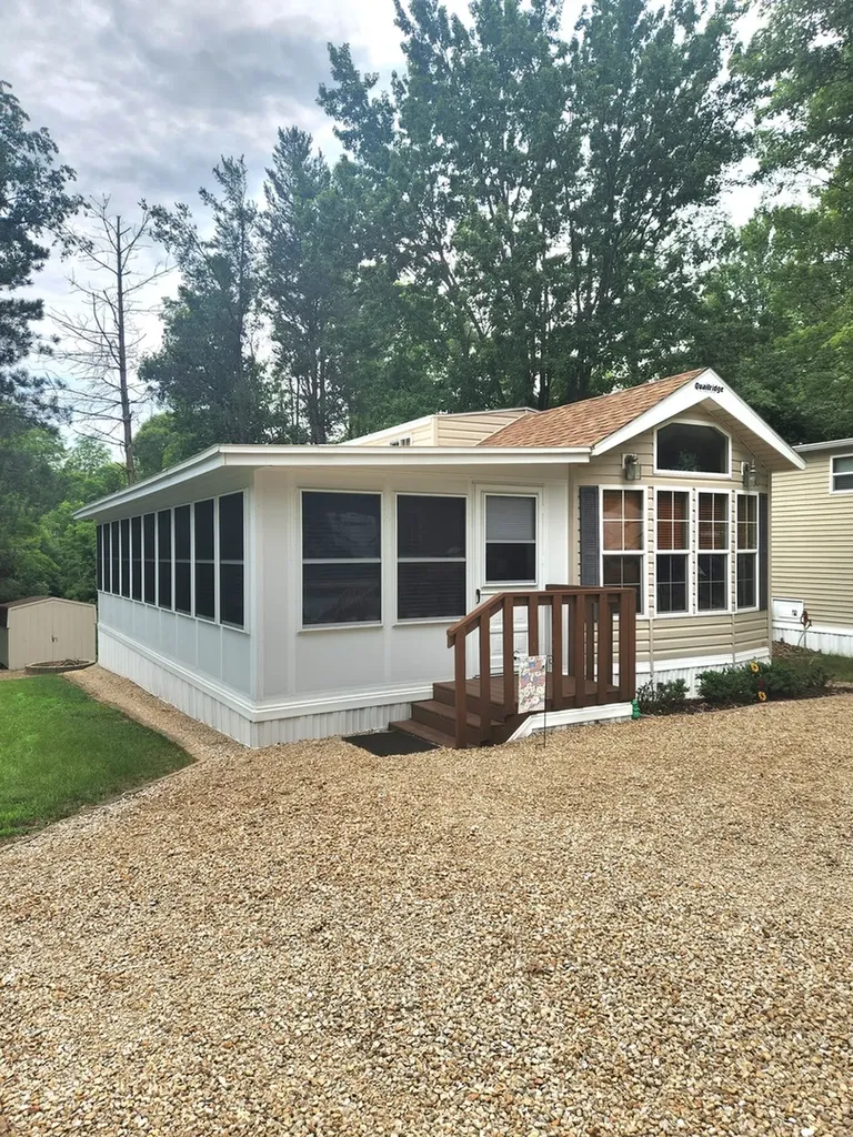 8/77 Woodhaven Lakes Sublette IL 61367