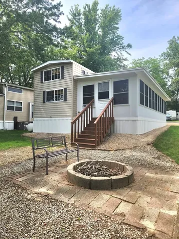 8/77 Woodhaven Lakes Sublette IL 61367