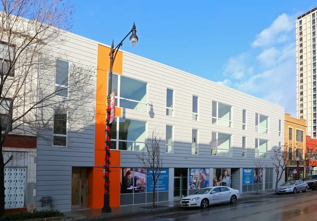 1246 West Devon Avenue Chicago IL 60660