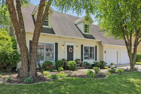 608 Fox Hollow Dekalb IL 60115