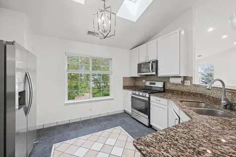 2421 Madiera Court Buffalo Grove IL 60089