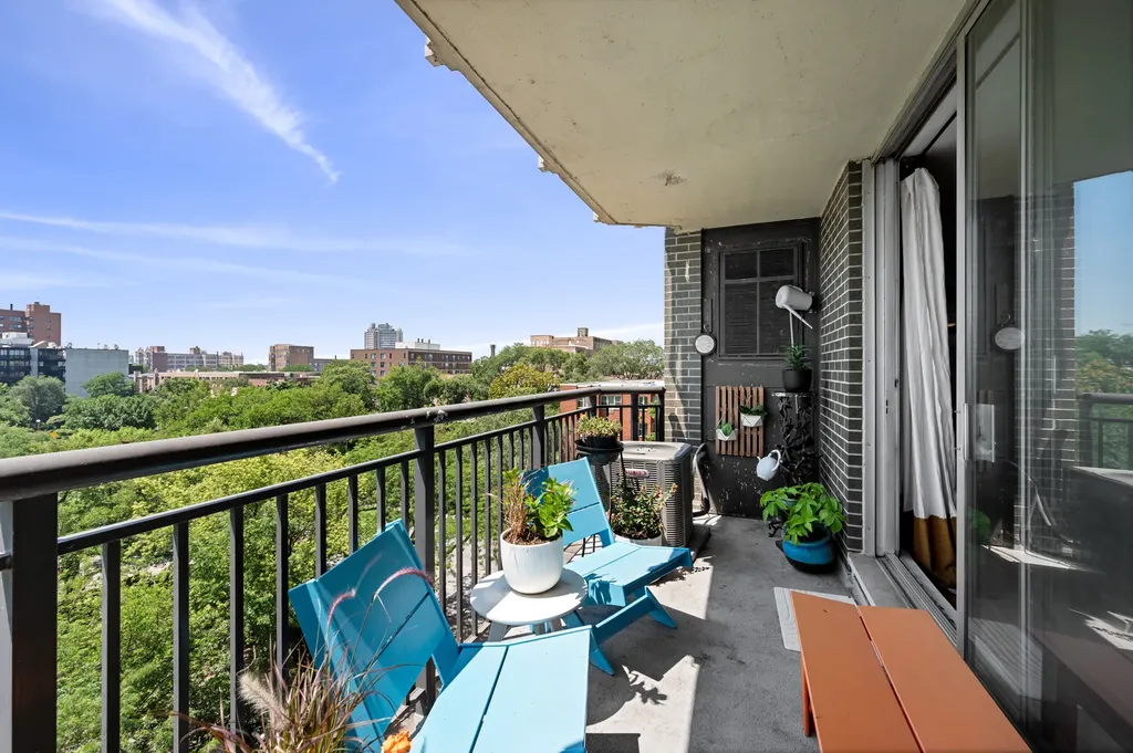 6007 North Sheridan Road Chicago IL 60660