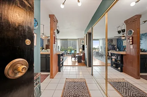 6007 North Sheridan Road Chicago IL 60660