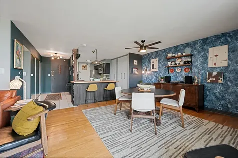 6007 North Sheridan Road Chicago IL 60660
