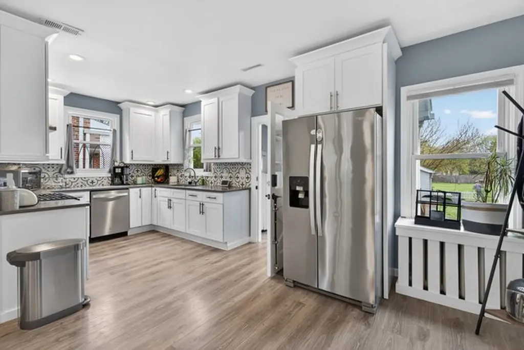 29 North Ahrens Avenue Lombard IL 60148
