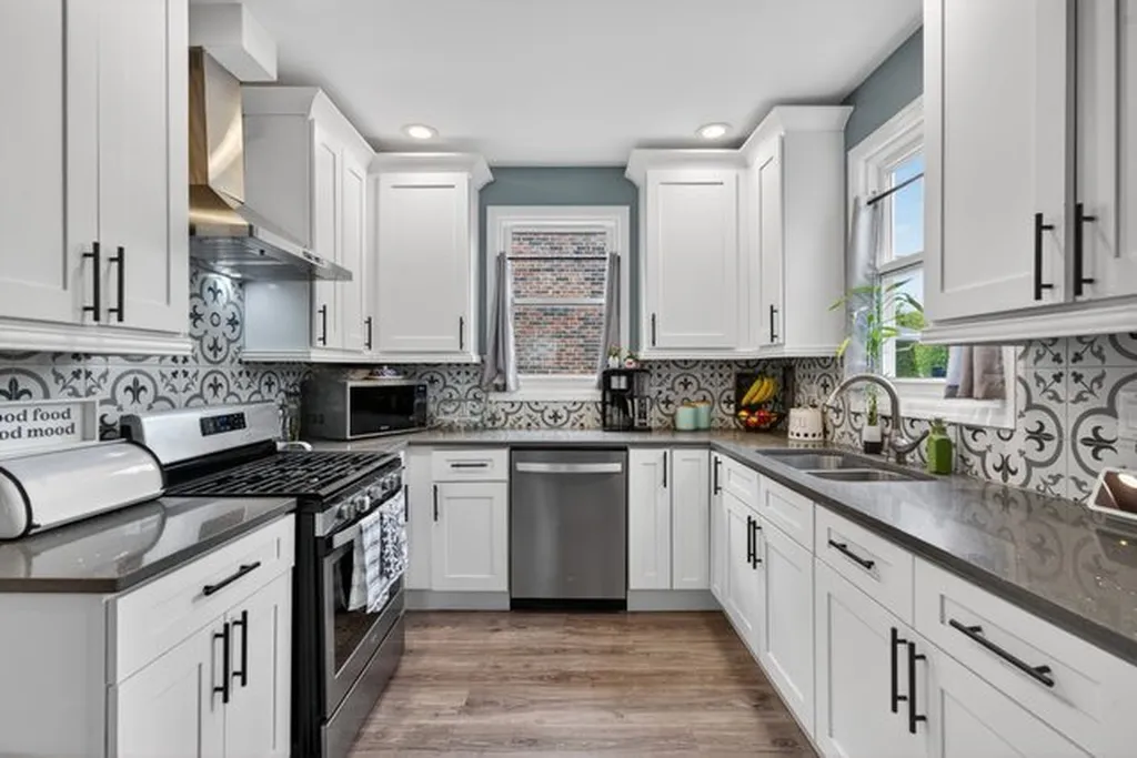 29 North Ahrens Avenue Lombard IL 60148