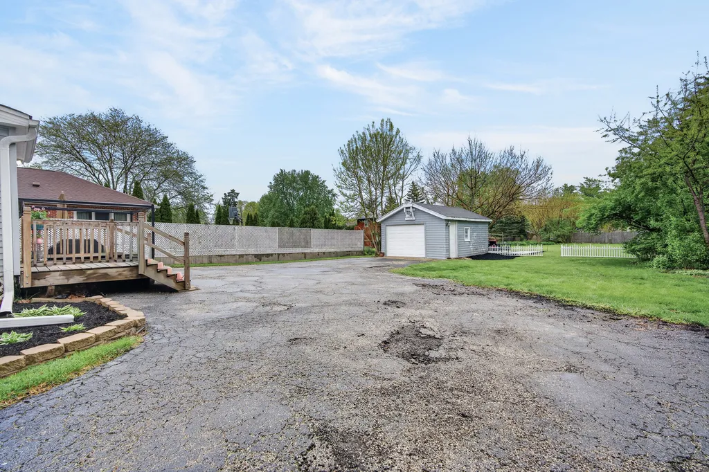 29 North Ahrens Avenue Lombard IL 60148