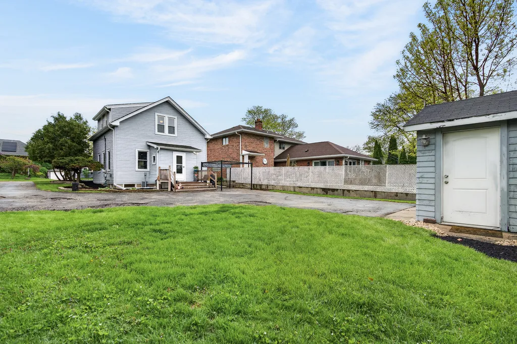29 North Ahrens Avenue Lombard IL 60148