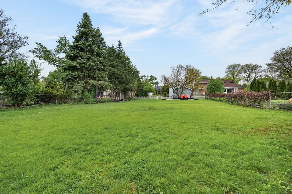 29 North Ahrens Avenue Lombard IL 60148