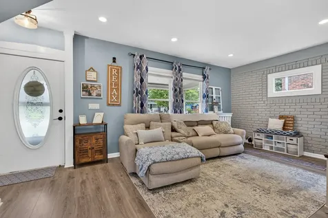 29 North Ahrens Avenue Lombard IL 60148