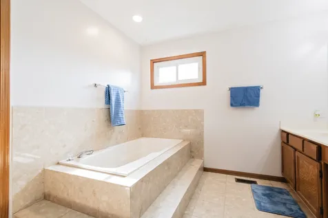 549 Farmhill Circle Wauconda IL 60084