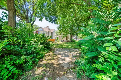 935 North Court Street Rockford IL 61103