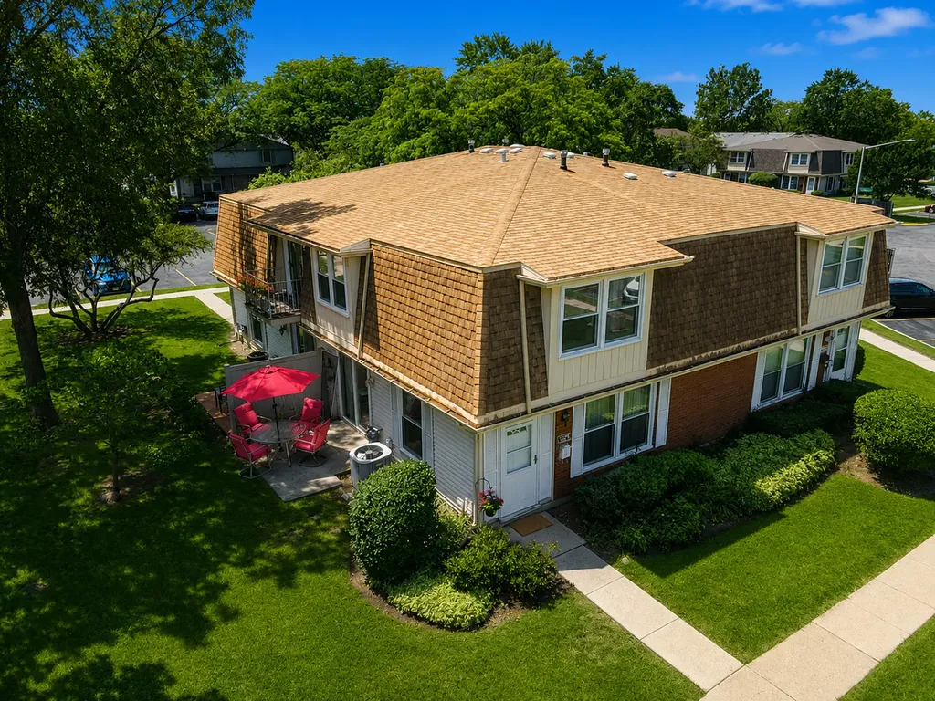 2208 Ramsey Circle Schaumburg IL 60194