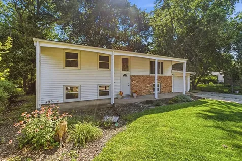 1906 Crescent Drive Champaign IL 61821
