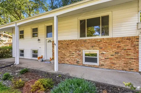 1906 Crescent Drive Champaign IL 61821