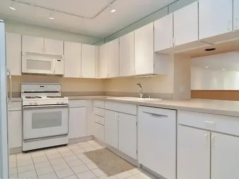 230 East Ontario Street Chicago IL 60611
