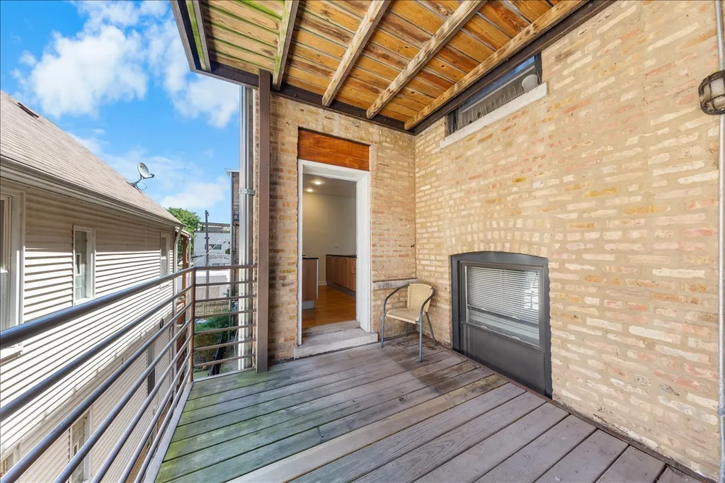 1655 North Fairfield Avenue Chicago IL 60647