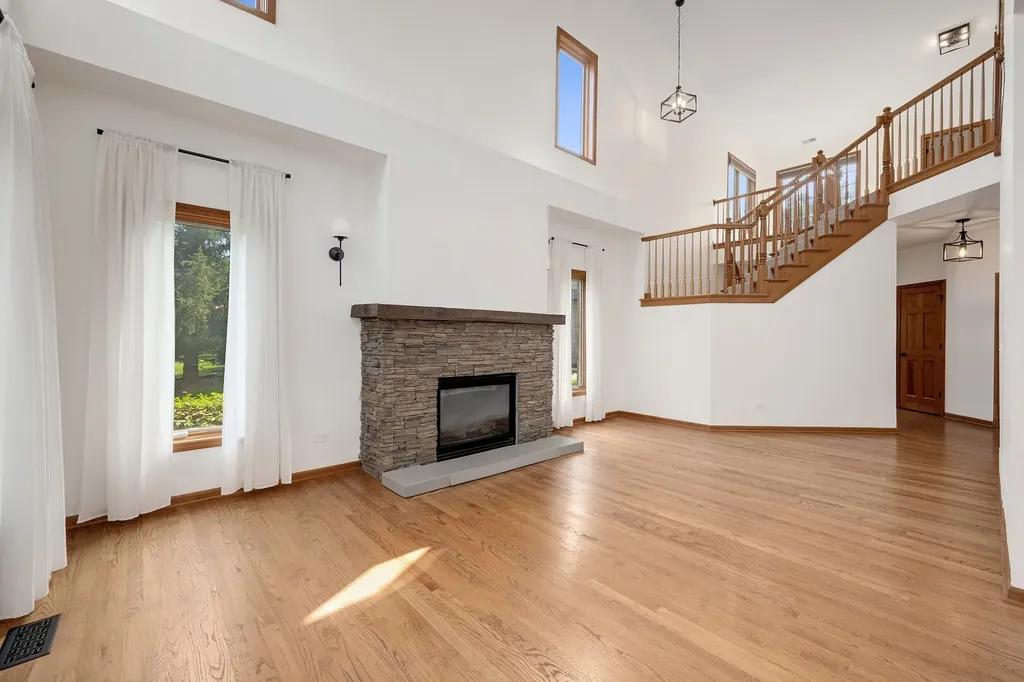 146 Santa Fe Lane Willow Springs IL 60480
