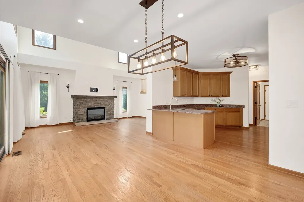 146 Santa Fe Lane Willow Springs IL 60480