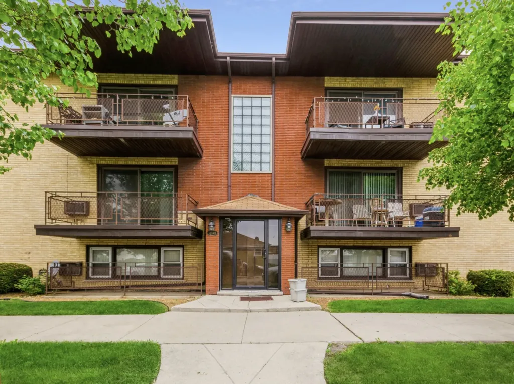 12549 South Marshfield Avenue Calumet Park IL 60827