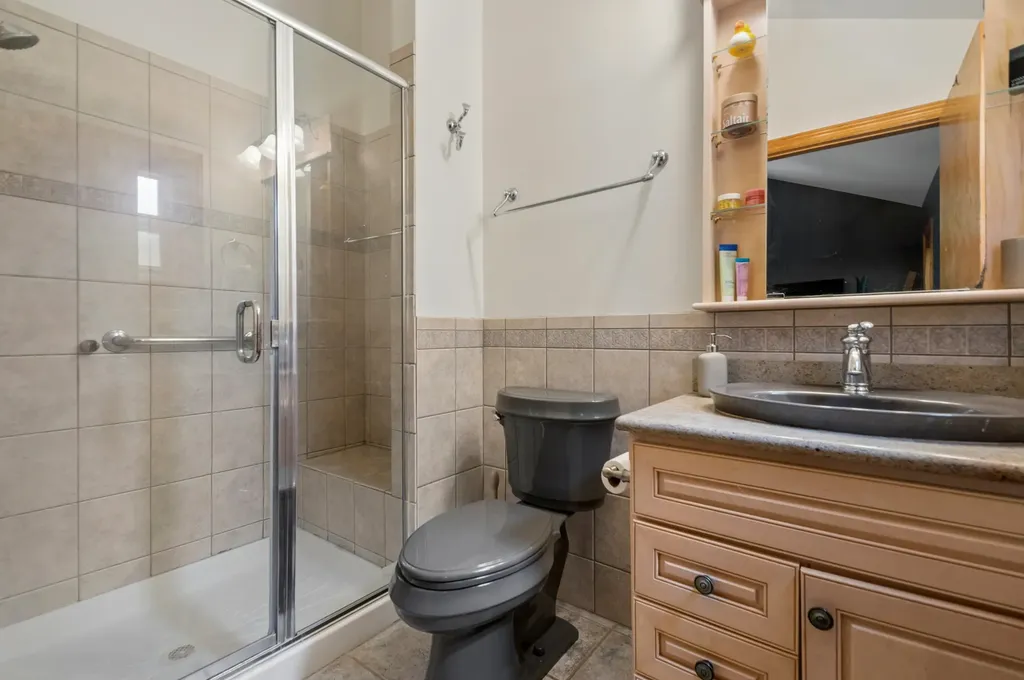 6048 North Landers Avenue Chicago IL 60646
