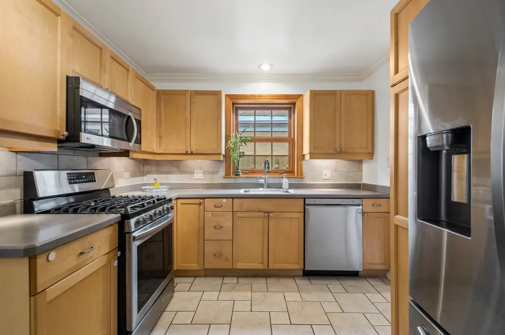 6048 North Landers Avenue Chicago IL 60646
