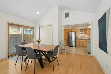 6048 North Landers Avenue Chicago IL 60646