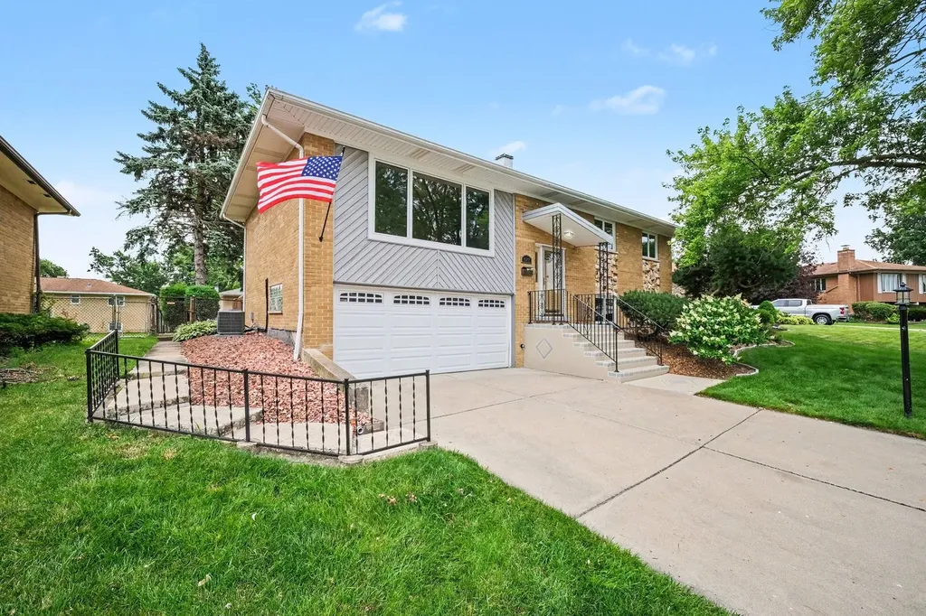 15217 Pine Drive Oak Forest IL 60452