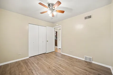 15217 Pine Drive Oak Forest IL 60452