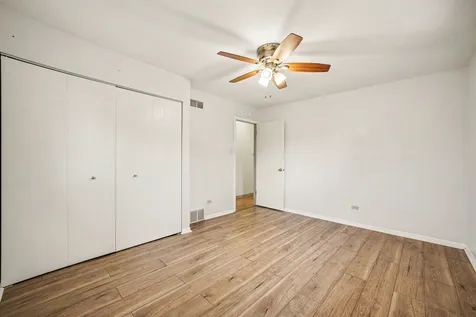 15217 Pine Drive Oak Forest IL 60452