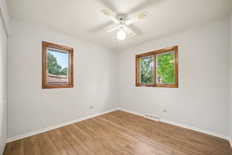 15217 Pine Drive Oak Forest IL 60452