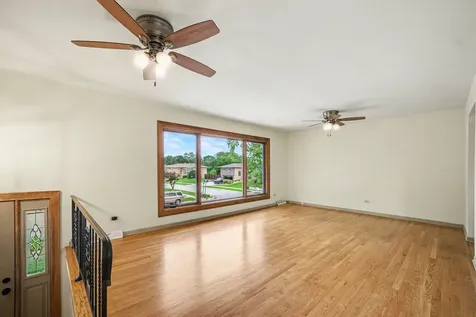 15217 Pine Drive Oak Forest IL 60452